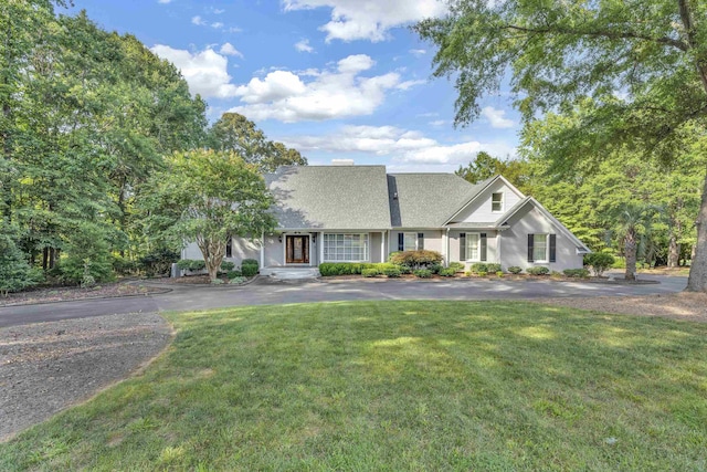 207 Carolina Club Dr, Spartanburg, SC 29306 - townhome / multi-family property with a front yard, driveway, and roof with shingles