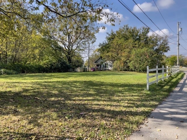 1073 S Main St, Urbana, OH 43078