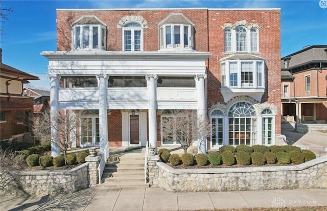 view of front facade with brick siding