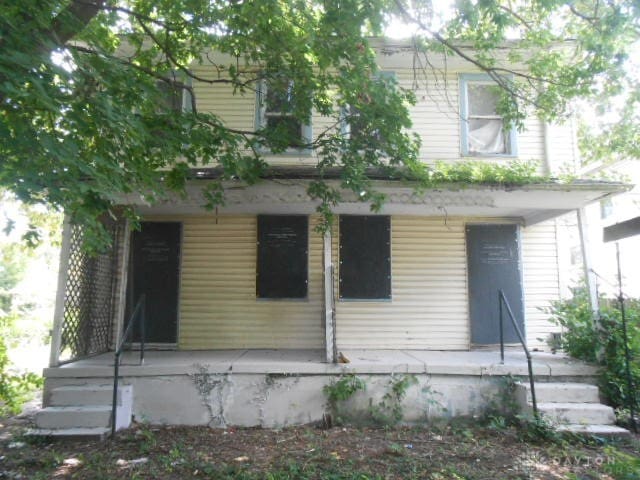 view of front of home featuring a porch