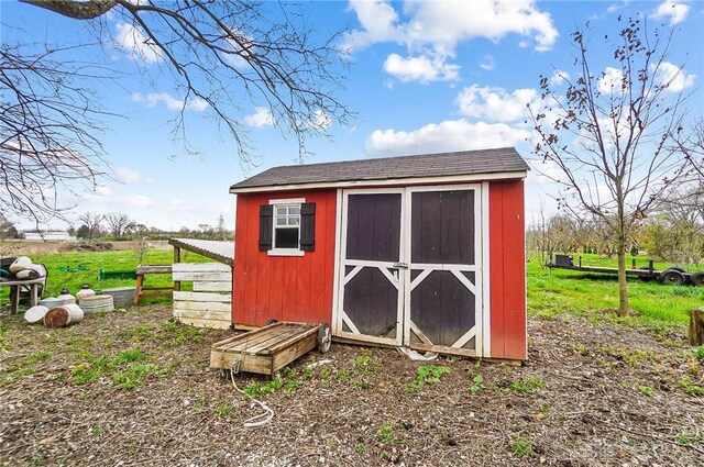 view of outbuilding