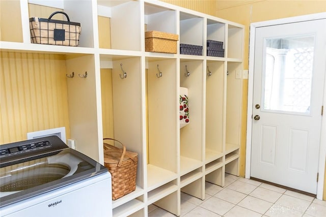 mudroom with washer / clothes dryer and tile patterned floors