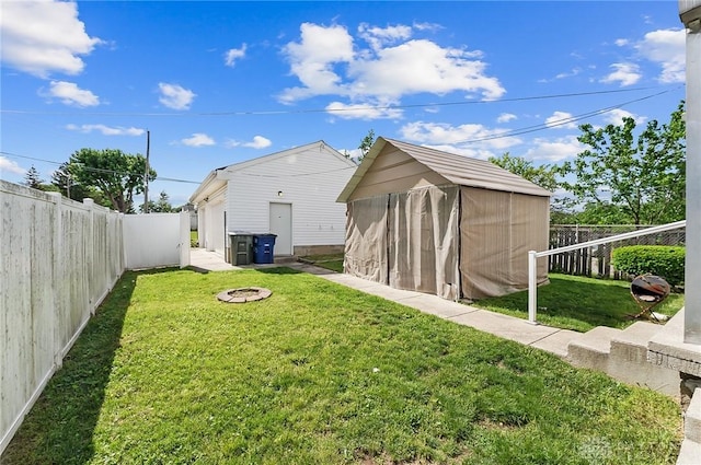 view of yard with a shed