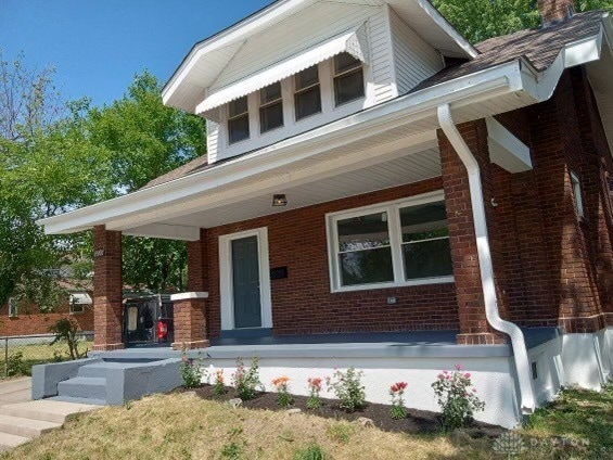 view of front of home with covered porch