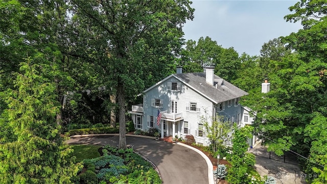 view of front of property