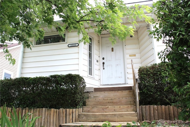 view of property entrance