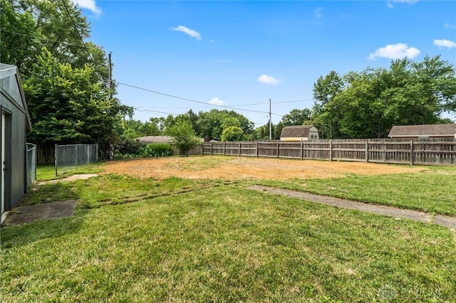 view of yard featuring fence