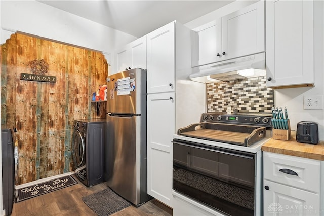 kitchen with electric stove, dark hardwood / wood-style flooring, tasteful backsplash, washer / dryer, and stainless steel refrigerator