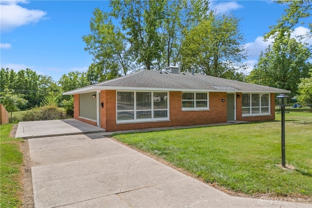 ranch-style house with a front yard