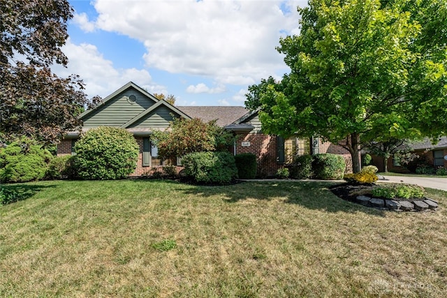 view of front of home with a front lawn