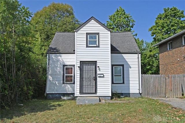 view of front of house with a front yard