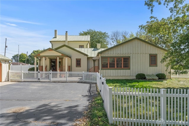 view of front of home