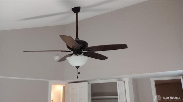 room details featuring a ceiling fan