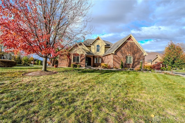 view of front of property featuring a front lawn