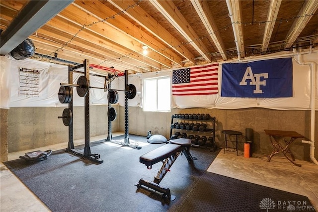 workout room with concrete flooring