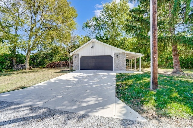 view of front facade with a front yard and a garage