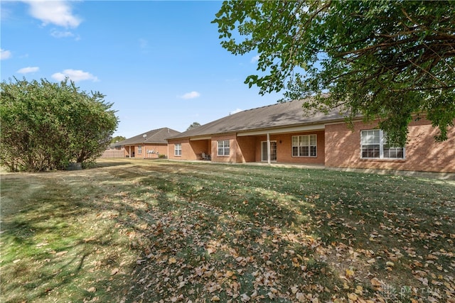 exterior space featuring a lawn