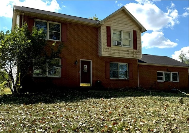 view of front facade with brick siding