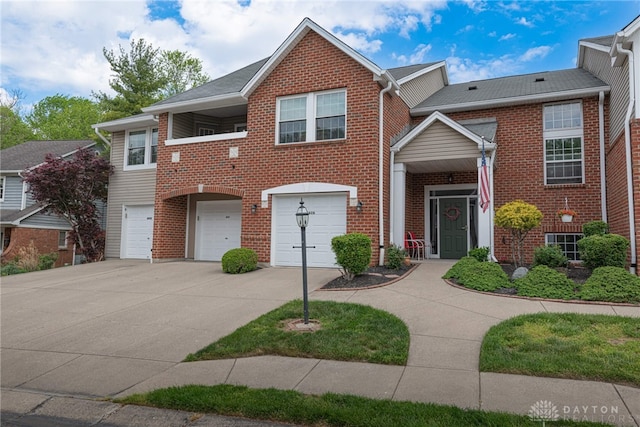 view of front facade featuring a garage