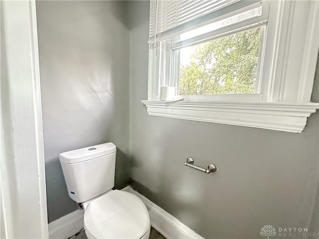 bathroom featuring toilet