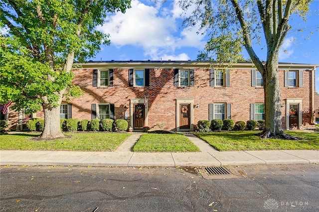 view of front of home with a front yard