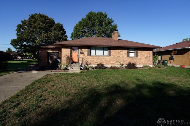 ranch-style house featuring a front lawn