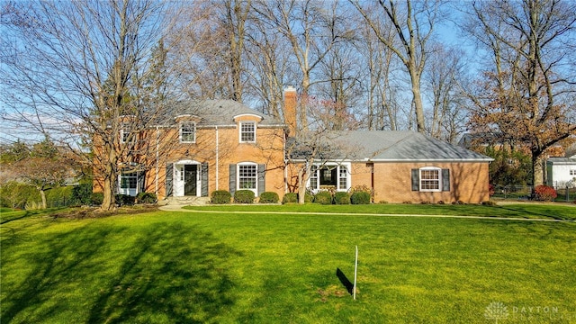 view of front of property with a front yard