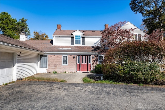 view of front facade with a garage