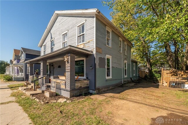 view of front of property with covered porch