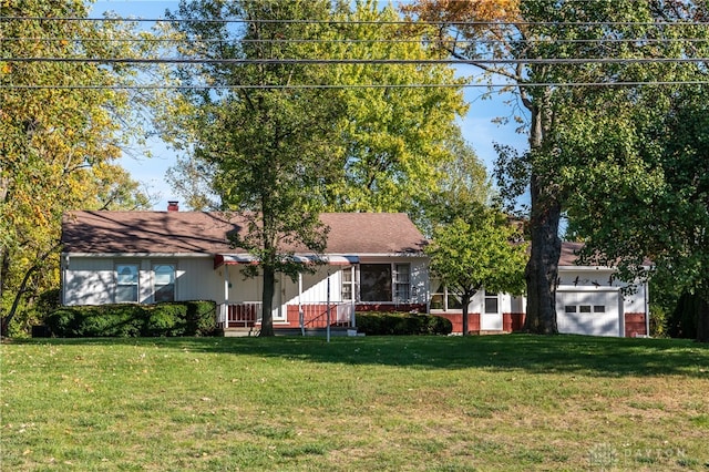 view of front of house with a front lawn