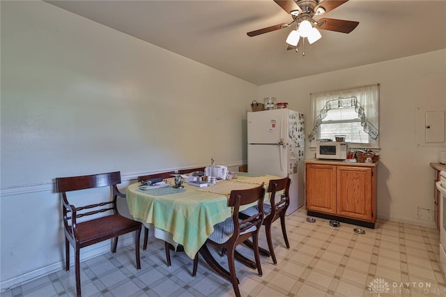 dining area with ceiling fan