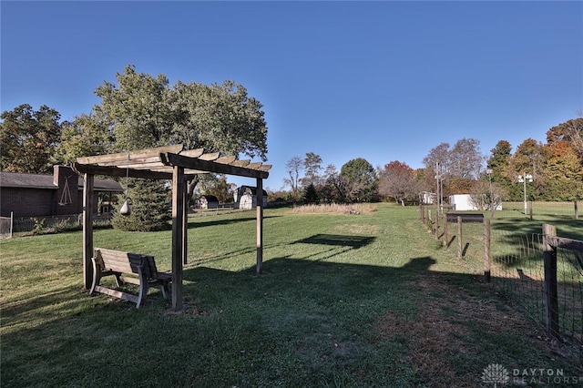 view of yard featuring a pergola