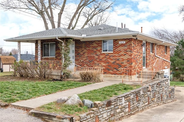 view of front of house with a front yard