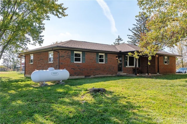 view of front of home with a front lawn