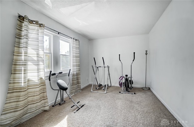 workout room with carpet