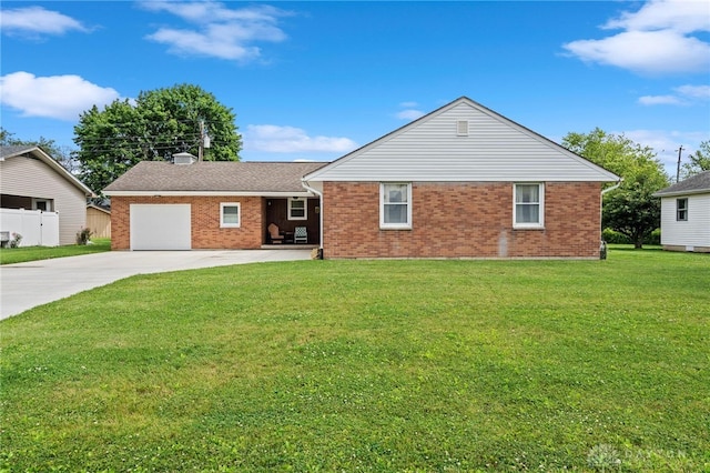 single story home with a front yard