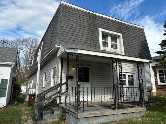 view of front facade featuring a porch