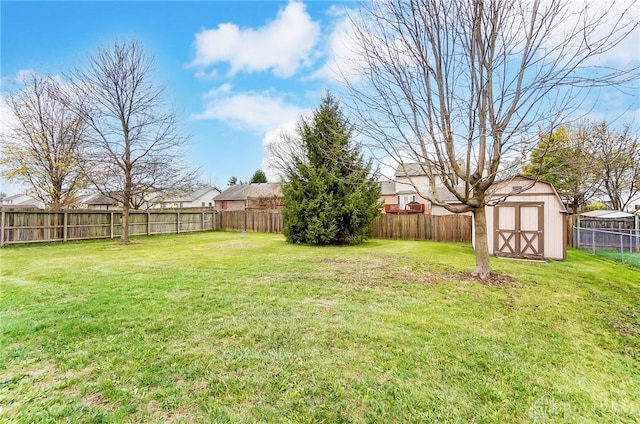 view of yard with a shed