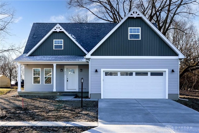 view of front facade featuring a garage