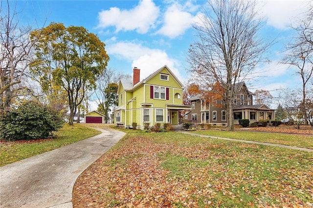 view of front of home featuring a front lawn