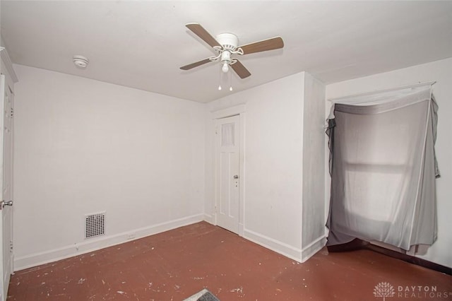 unfurnished bedroom with ceiling fan