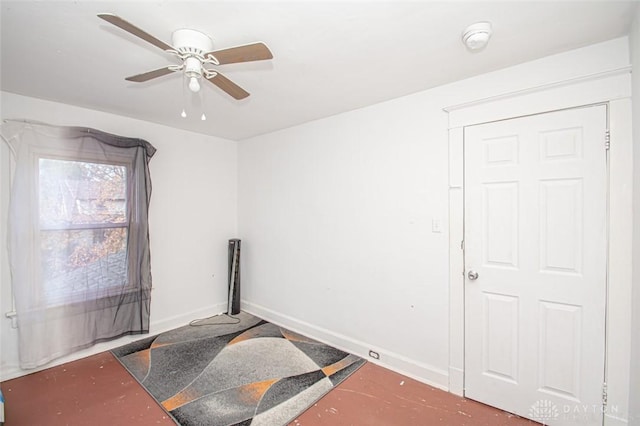 empty room with ceiling fan