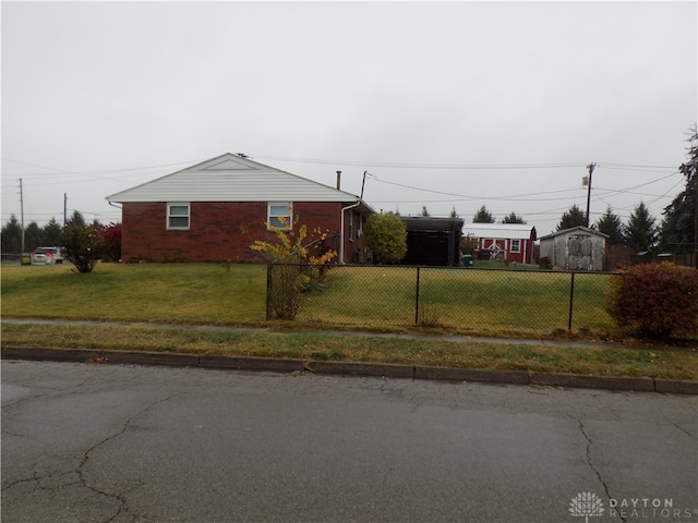 view of front of house with a front yard