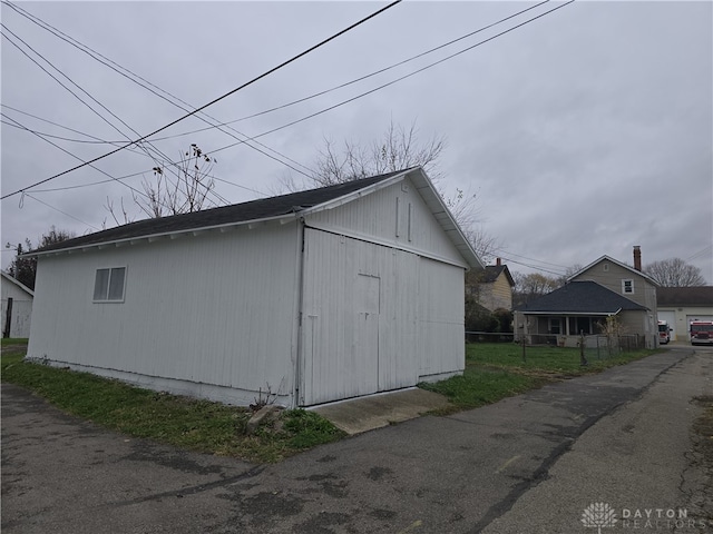 view of outbuilding