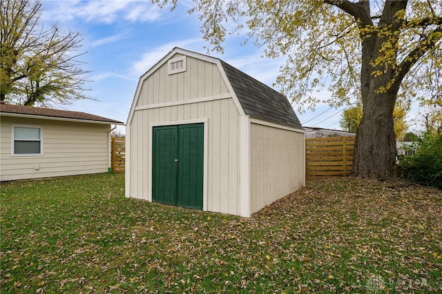 view of outdoor structure with a yard