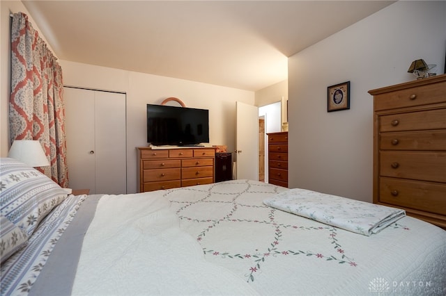 bedroom featuring a closet