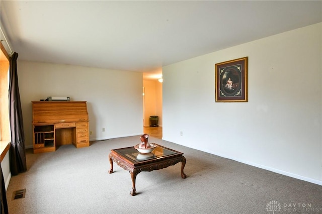 5331 Birchbend Ct, Dayton, OH 45415 - living area featuring baseboards, visible vents, and carpet flooring