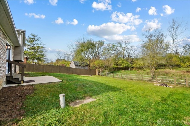 view of yard featuring a patio