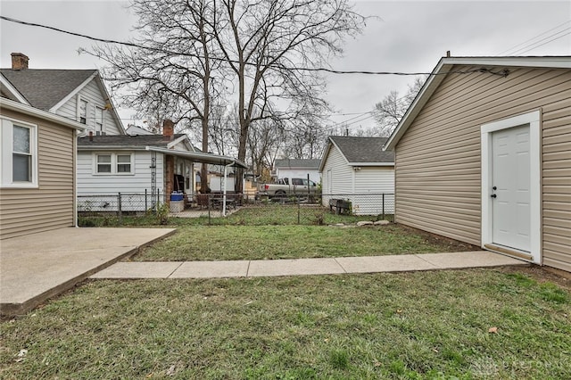 view of yard with a patio area