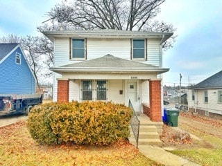 front of property featuring a porch